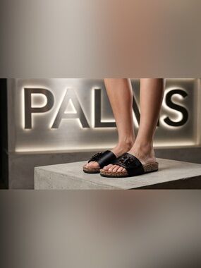 New authentic Palms black slide sandals sz 10 W 10 M